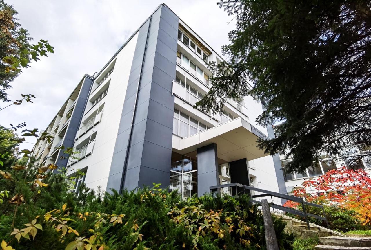 Apartament Z Widokiem Na Park Polanica-Zdrój Esterno foto