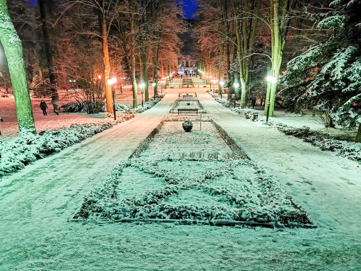 Apartament Z Widokiem Na Park Polanica-Zdrój Esterno foto