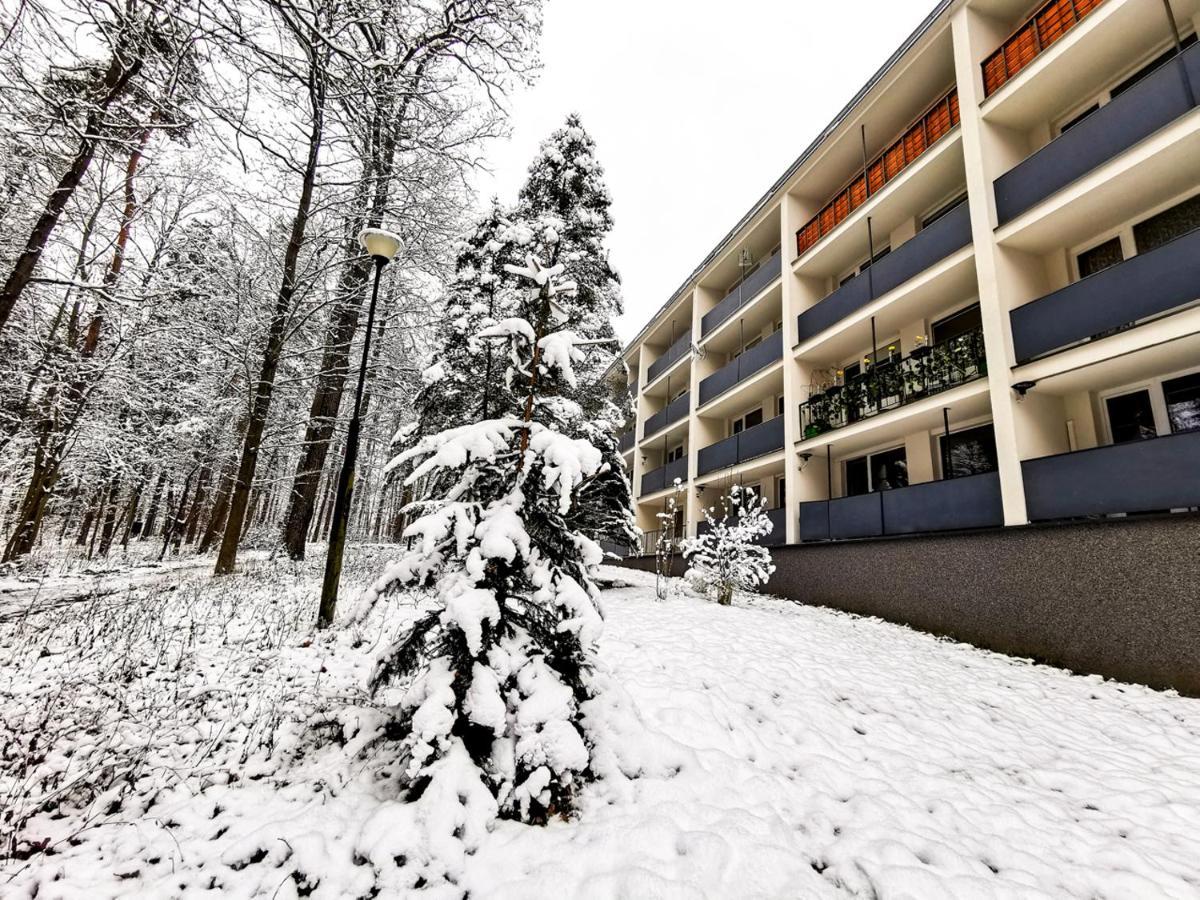 Apartament Z Widokiem Na Park Polanica-Zdrój Esterno foto